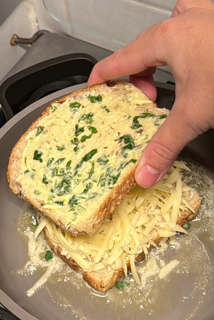 garlic bread sandwich