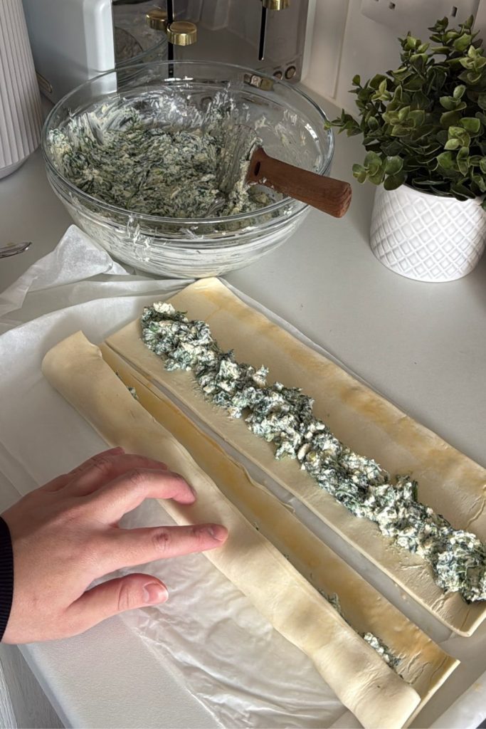 how to make spinach and cheese rolls