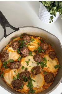 Moroccan shakshuka with meatballs